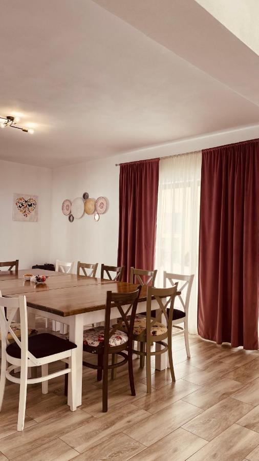 Отель Casa Raira Barcani Экстерьер фото